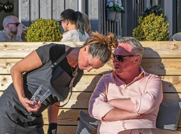 Hasse Pa Sjoekanten Hotell & Restaurang Jönköping Exteriér fotografie